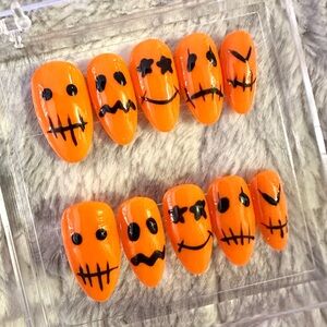 🎃 Pumpkin Face Press-On Nail Set (Size Small) – Halloween Edition